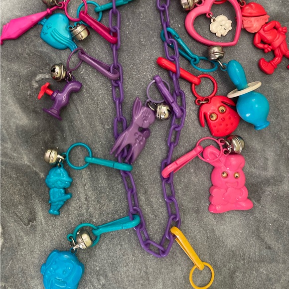 Vintage 80s Vending Machine Charm Necklace - Picture 5 of 10